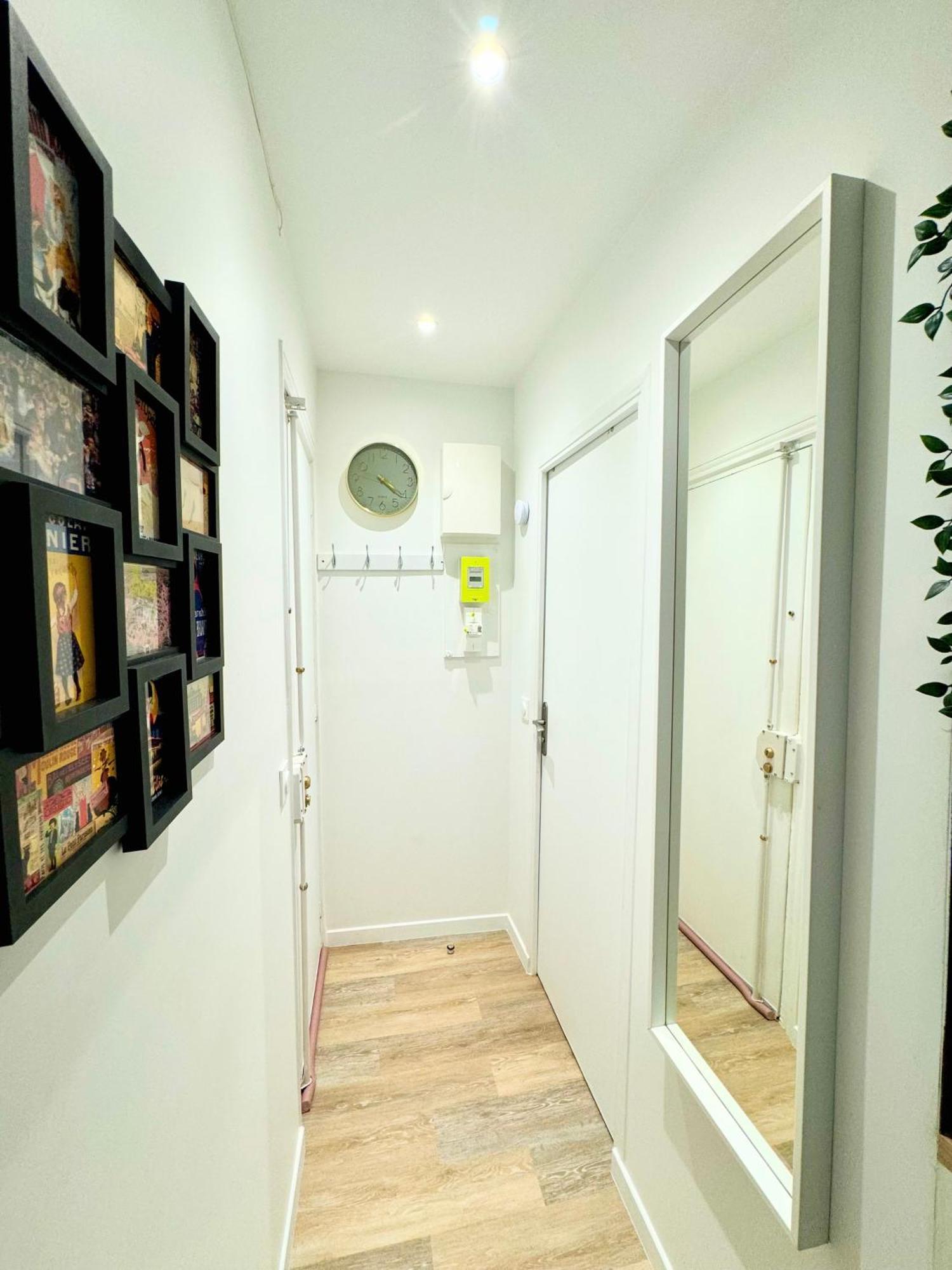 Amelie Poulain Studio In Heart Of Montmartre Paris Exterior foto